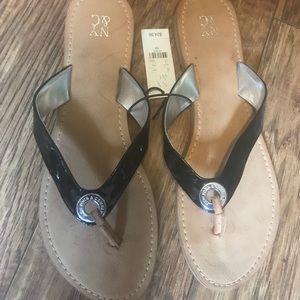NY&C flip flops